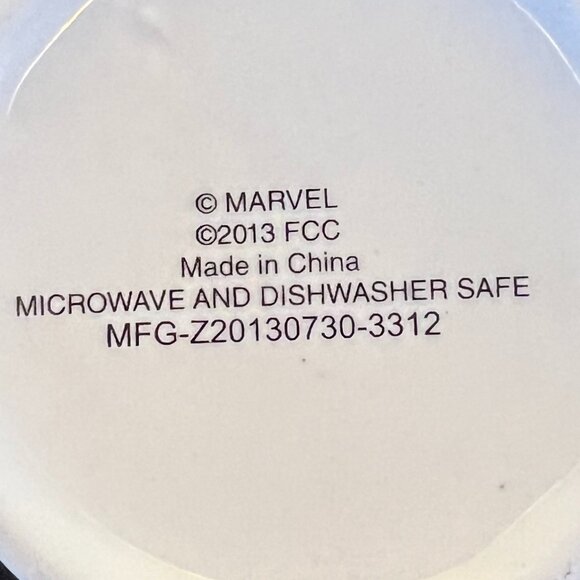 TWO (2) Marvel Comics Universe Ultimate Spider-Man Ceramic  Mugs 2013 Superhero - Picture 8 of 8